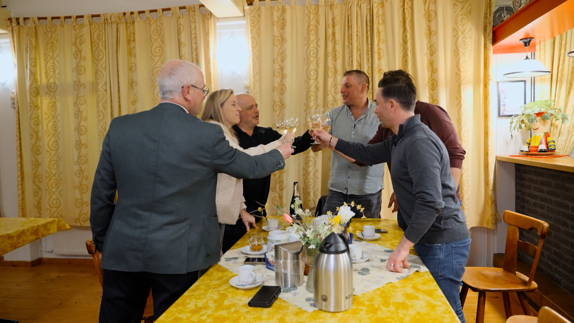 De weg naar drie veren - Afl. 1 - Wil je Prins Carnaval van Budel worden?